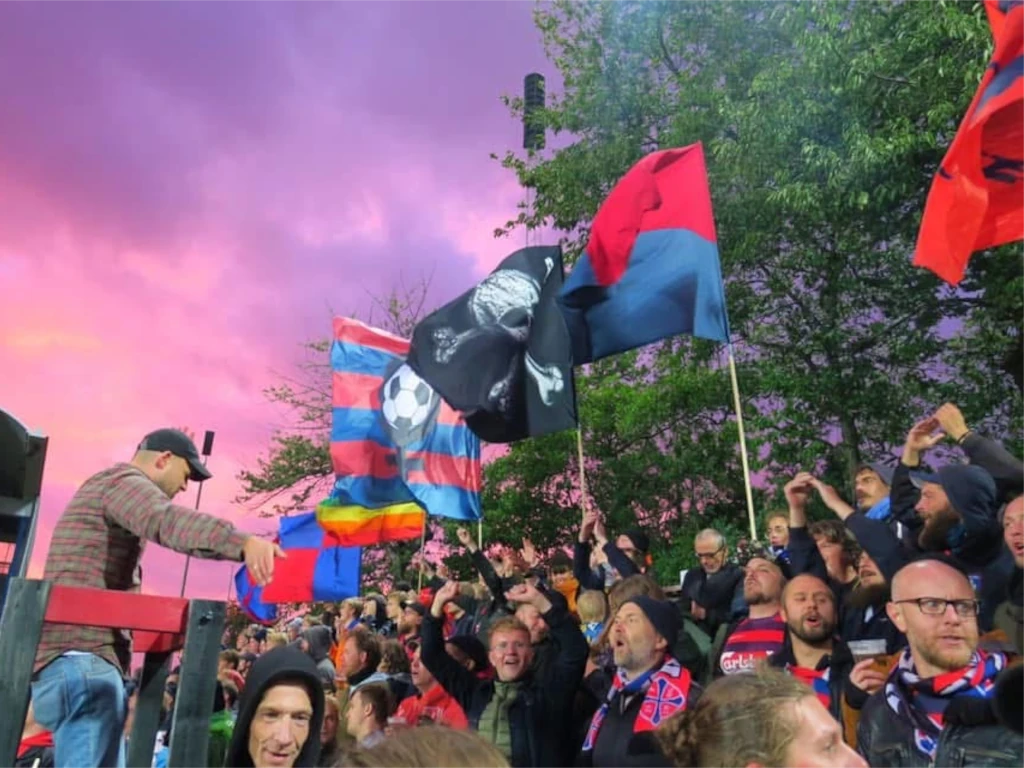 Roedder paa hjemmebane pokal agf